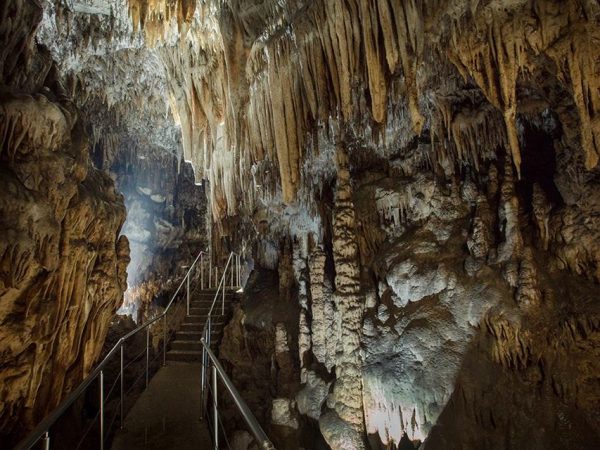 В Имеретии открылась для туристов пещера Навенахеви. ФОТО   - Netgazeti