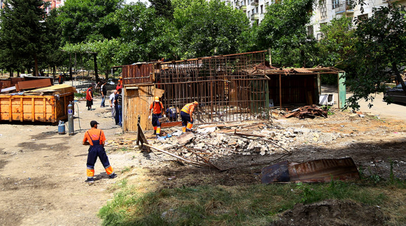 В Глданском районе Тбилиси решили демонтировать гаражи ради строительства сквера  - Netgazeti