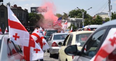 Протестующие повели автошествие к канцелярии правительства Грузии - Netgazeti