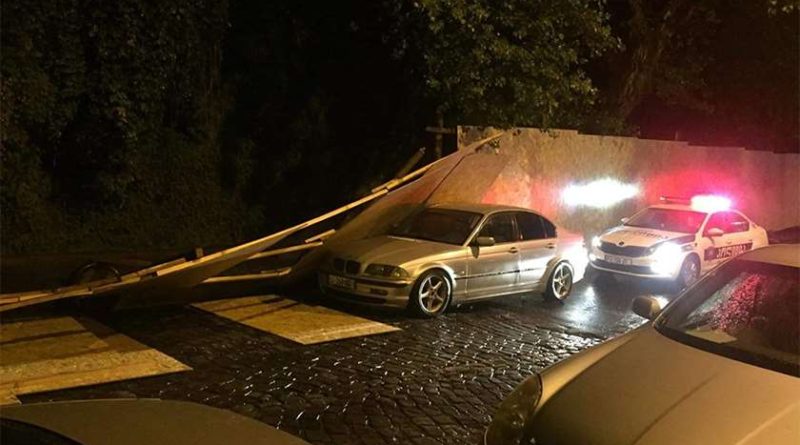Спасателям поступило 115 вызовов из-за урагана в Тбилиси - Netgazeti
