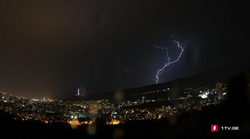 Ночная буря в Тбилиси: спасатели получили 60 вызовов  - Netgazeti