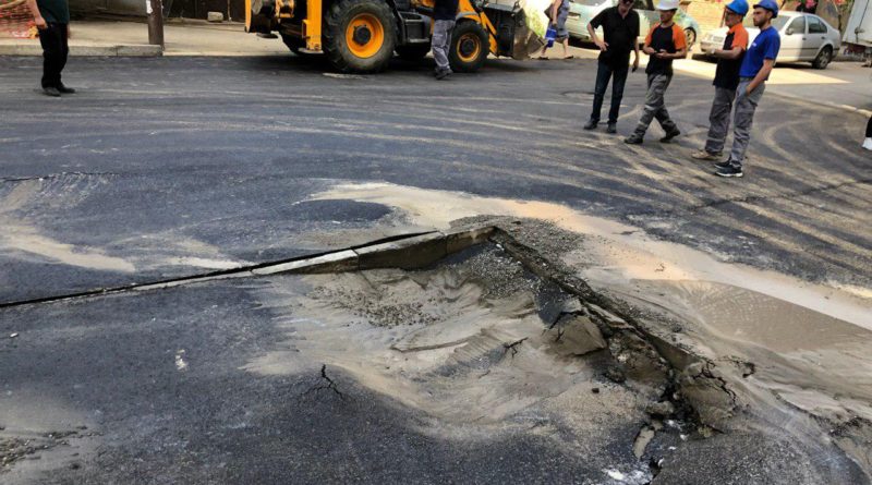 В центре Тбилиси вновь прорвало магистральный водопровод - Netgazeti