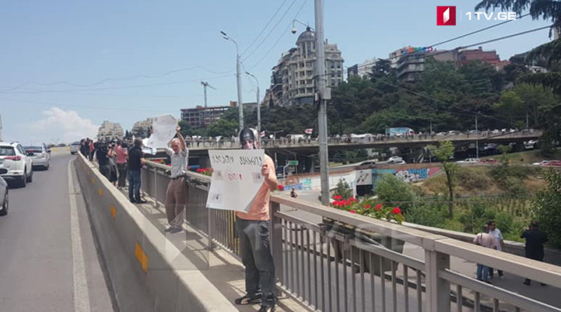 Оппозиция потребовала отставки Георгия Гахария на эстакаде в Тбилиси - Netgazeti