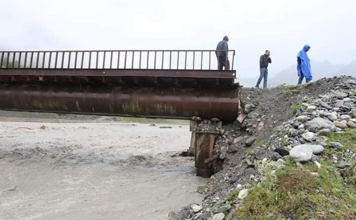 В Сванетии вышедшая из берегов река снесла мост. ФОТО  - Netgazeti