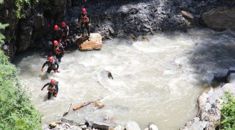Спасатели обнаружили тело седьмого погибшего в аварии на перевале в Тушетии  - Netgazeti