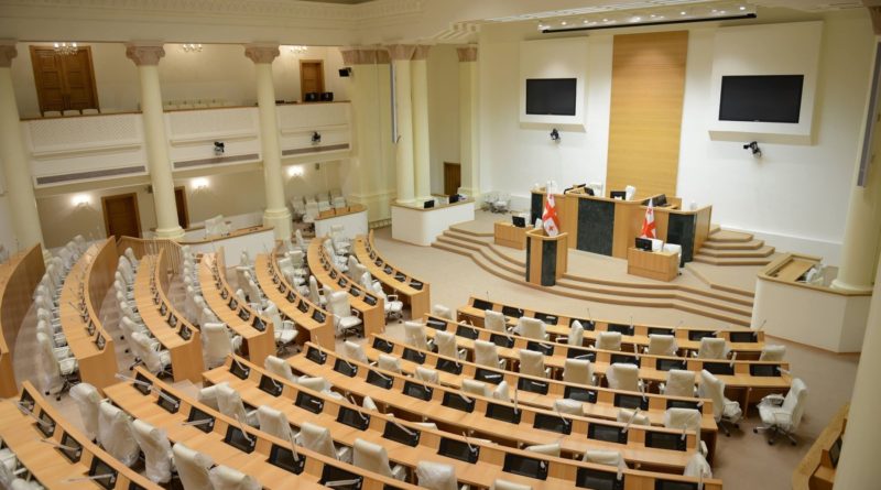 НПО рассказали, кто из грузинских законодателей чаще всего прогуливает заседания