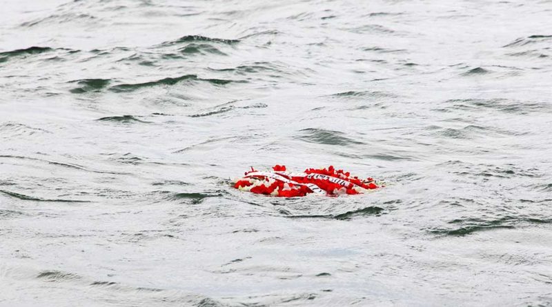 В Черное море спустили венки в память о погибших в августовской войне - Netgazeti
