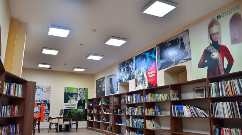 В Тбилиси открылась первая в Грузии кинобиблиотека   - Netgazeti