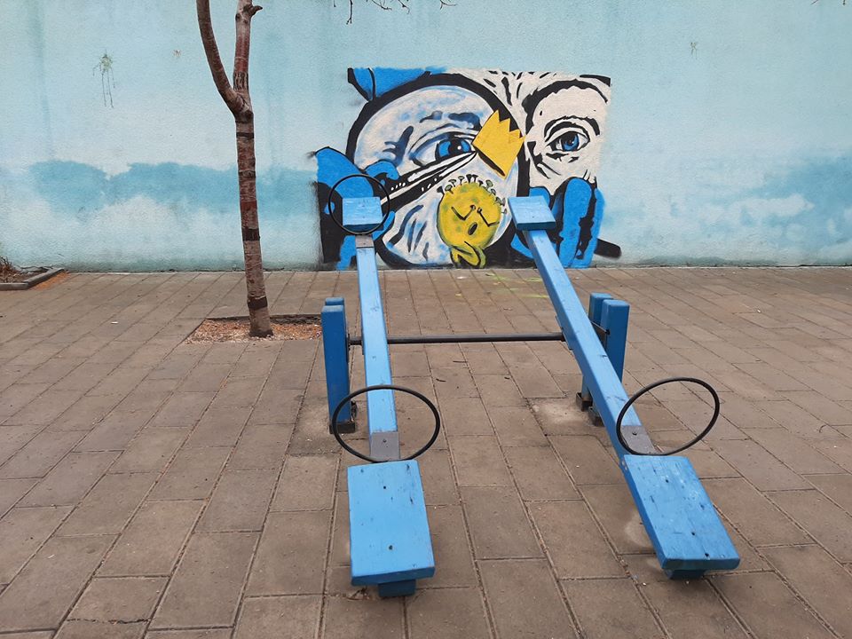 Тбилисский граффити-художник «раскороновал» вирус 