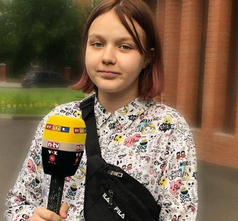 Забеременевшая в 13 лет Дарья Суднишникова показала живот после родов