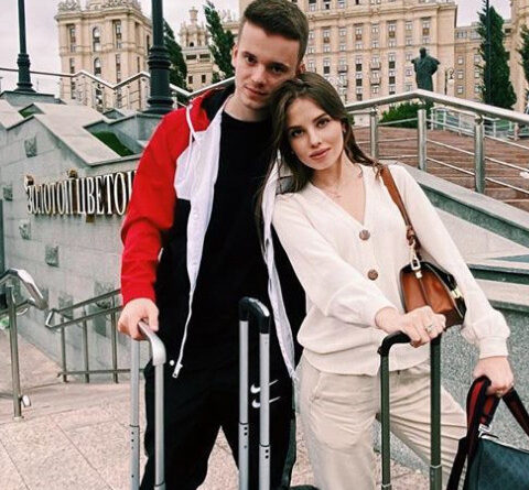 Арсений Шульгин с женой проводят медовый месяц в шикарном отеле