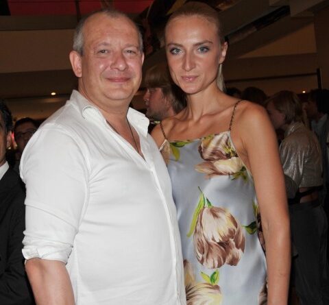 Вдова Дмитрия Марьянова опровергла секс с экс-солистом «Доктора Ватсона»