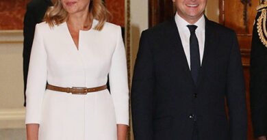 Голубое платье против белого костюма: Кейт Миддлтон и Елена Зеленская встретились в Великобритании