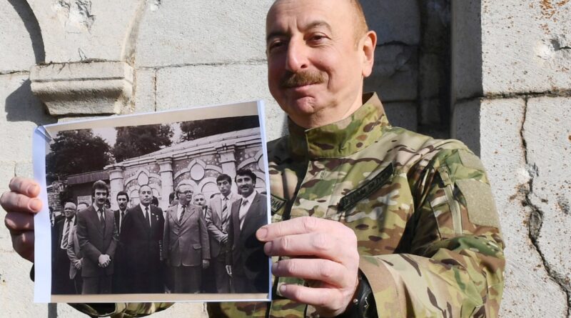 Президент Азербайджана посетил город Шуша