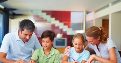 Родители школьников могут выбирать между дистанционным и очным обучением