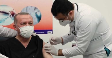 Президент Турции сделал прививку китайской вакциной в прямом эфире