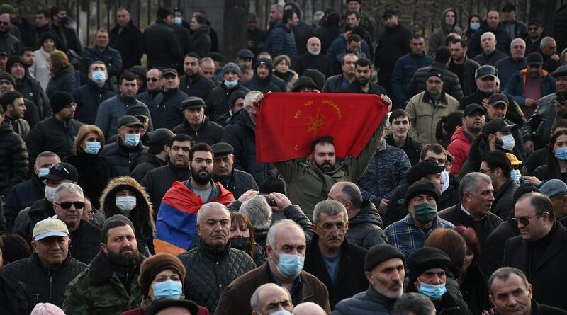 В Ереване пройдут митинги сторонников и противников Пашиняна