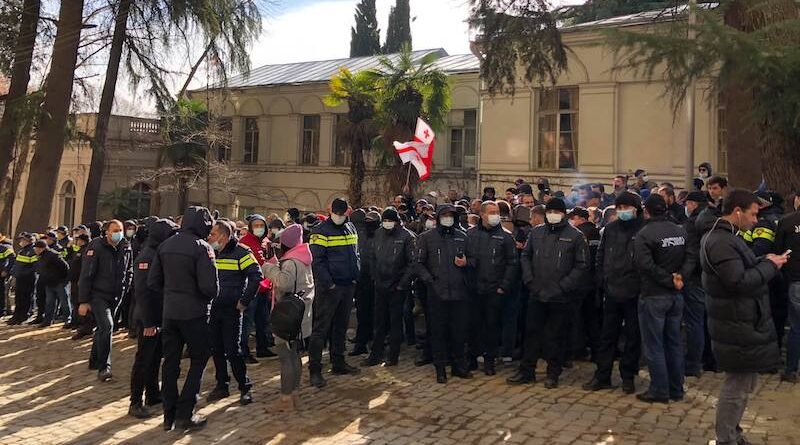 Грузинская оппозиция отложила проведение акций протеста