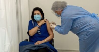 Президент Грузии привилась вакциной Astrazeneca