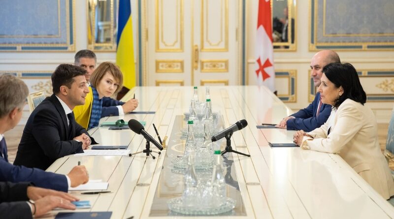 Президенты Грузии и Украины провели телефонный разговор