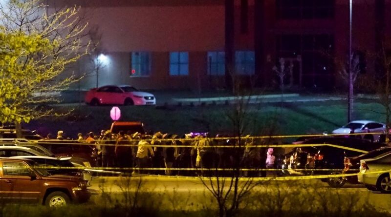 В результате стрельбы в Индианаполисе погибли по меньшей мере восемь человек