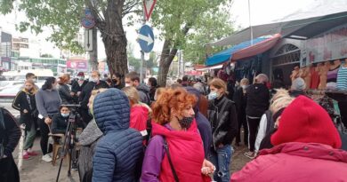 В Тбилиси проходит акция протеста уличных торговцев