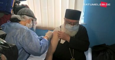 Митрополит Димитрий вакцинировался от ковида прививкой SinoPharm