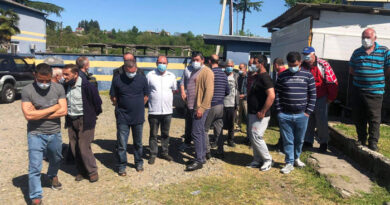 В Озургети четвертый день бастуют рабочие мукомольной фабрики