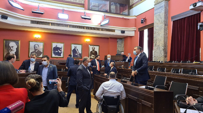 В парламенте Грузии произошла словесная перепалка