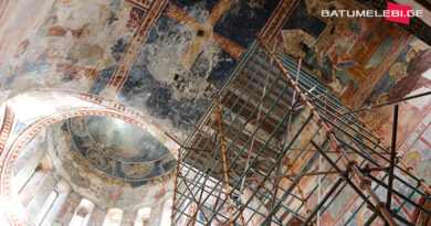 Эксперты ЮНЕСКО: Процесс повреждения фресок в Гелати продолжается