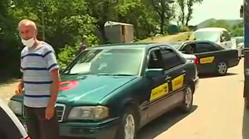 Кутаисские таксисты выразили солидарность с протестующим в Гумати