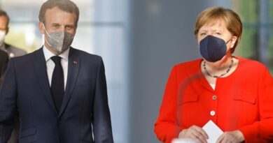 СМИ: Германия и Франция хотят пригласить Путина на саммит ЕС