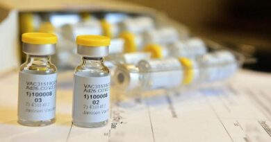 Компания Johnson & Johnson заявила, что ее вакцина обеспечивает иммунный ответ на протяжении 8 месяцев
