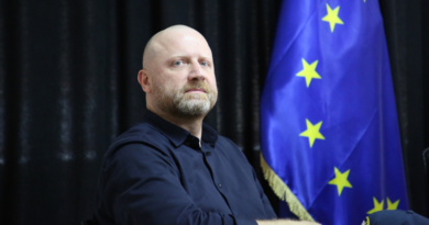 Лидер партии «Гирчи — Больше свободы» Зураб Джапаридзе покинул парламент Грузии