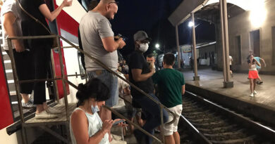 Поезд Тбилиси-Батуми совершил 6 экстренных остановок из-за поломки кондиционеров