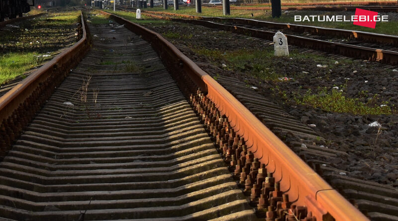 В Батуми поезд насмерть сбил женщину