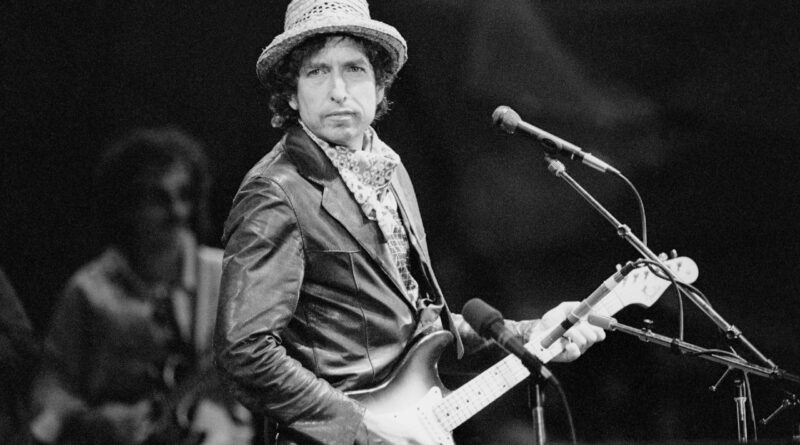 Боб Дилан обвиняется в сексуальном насилии над ребенком в 1965 году