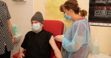Участники ансамбля долгожителей «Бермуха» вакцинировались от ковида