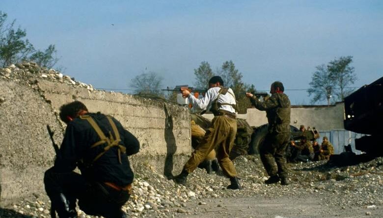 Пара фото с боев в Очамчирском районе в конце сентября 1993 года