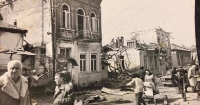 Сухумские дома, разбомбленные российской авиацией в апреле 1993 года
