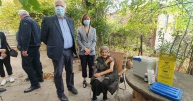 «Марафон по вакцинации»: 100-летняя жительница Кахети привилась от ковида