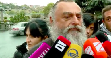 Митрополит Николоз навестил Саакашвили в тюрьме