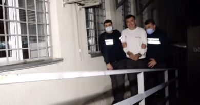В Пенитенциарной службе заявили, что Саакашвили залезал на стол без маски, чем нарушал ковид-регуляции