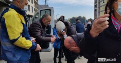 Полиция предположительно применила перцовый спрей на акции возле суда над Саакашвили