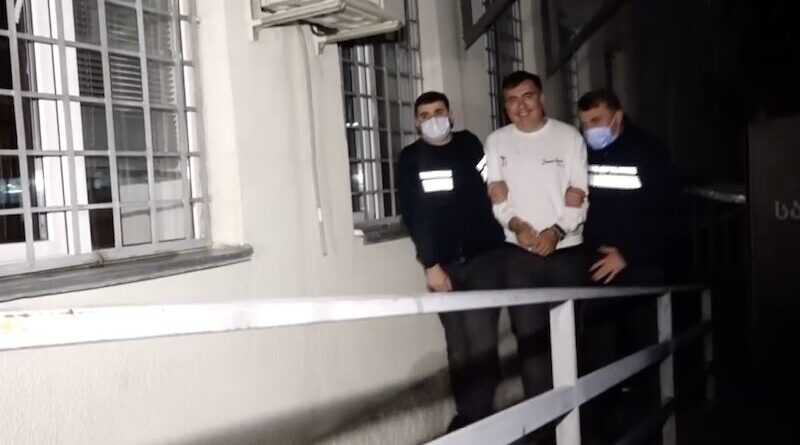 Саакашвили отказался от приема препаратов для поддержания жизнедеятельности
