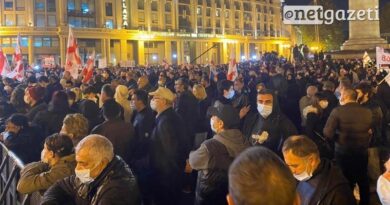 В центре Тбилиси на Площади Свободы проходит митинг оппозиции