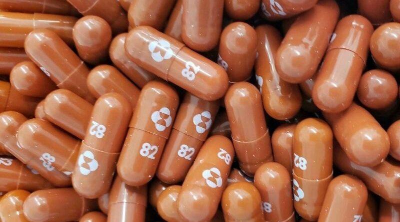 Великобритания первой в мире одобрила таблетки от ковида