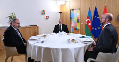 Глава Евросовета провел встречу с президентом Азербайджана и премьером Армении