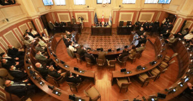 Партия Гахария покинула заседание Сакребуло Тбилиси в знак протеста