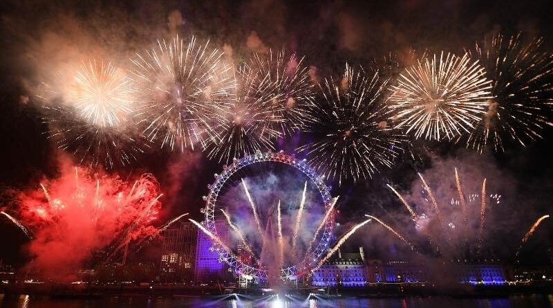В Лондоне и Париже отменили новогодние мероприятия из-за Омикрона